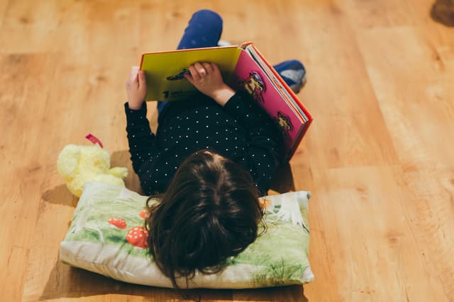Lecture et éveil au langage avec les enfants de la crèche